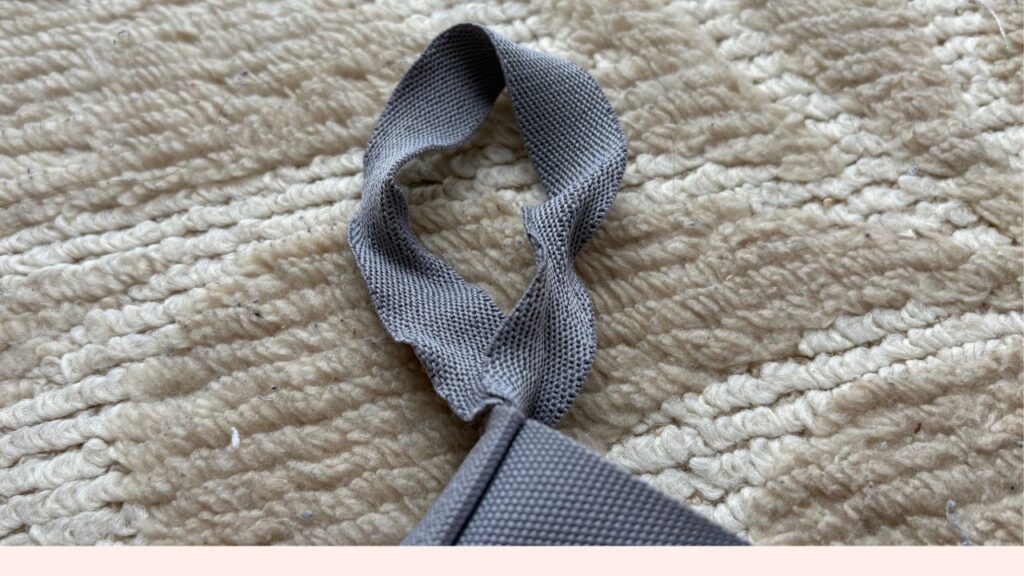 紐止めが伸びて使えなくなっている画像